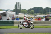 Mallory-park-Leicestershire;Mallory-park-photographs;Motorcycle-action-photographs;classic-bikes;event-digital-images;eventdigitalimages;mallory-park;no-limits-trackday;peter-wileman-photography;vintage-bikes;vintage-motorcycles;vmcc-festival-1000-bikes