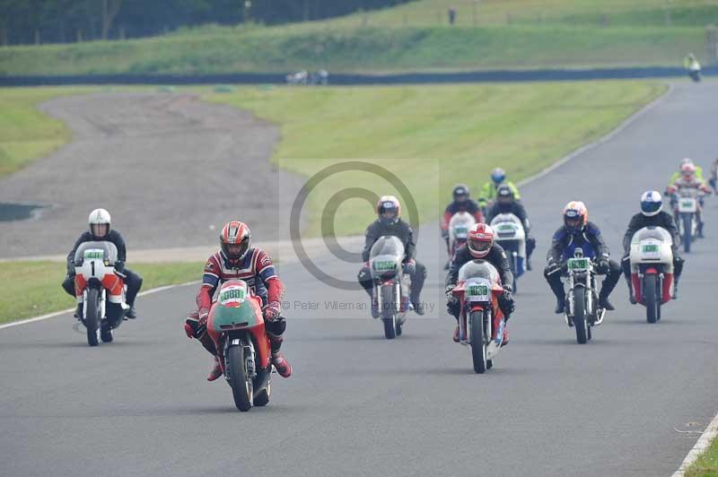 Mallory park Leicestershire;Mallory park photographs;Motorcycle action photographs;classic bikes;event digital images;eventdigitalimages;mallory park;no limits trackday;peter wileman photography;vintage bikes;vintage motorcycles;vmcc festival 1000 bikes