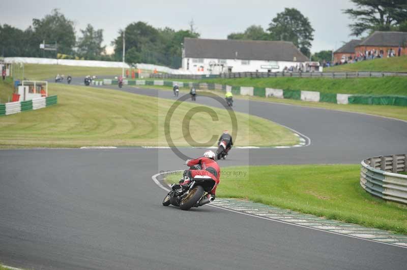 Mallory park Leicestershire;Mallory park photographs;Motorcycle action photographs;classic bikes;event digital images;eventdigitalimages;mallory park;no limits trackday;peter wileman photography;vintage bikes;vintage motorcycles;vmcc festival 1000 bikes