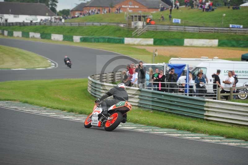 Mallory park Leicestershire;Mallory park photographs;Motorcycle action photographs;classic bikes;event digital images;eventdigitalimages;mallory park;no limits trackday;peter wileman photography;vintage bikes;vintage motorcycles;vmcc festival 1000 bikes