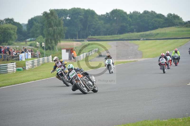 Mallory park Leicestershire;Mallory park photographs;Motorcycle action photographs;classic bikes;event digital images;eventdigitalimages;mallory park;no limits trackday;peter wileman photography;vintage bikes;vintage motorcycles;vmcc festival 1000 bikes