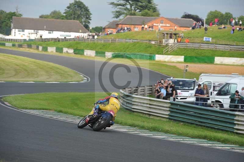 Mallory park Leicestershire;Mallory park photographs;Motorcycle action photographs;classic bikes;event digital images;eventdigitalimages;mallory park;no limits trackday;peter wileman photography;vintage bikes;vintage motorcycles;vmcc festival 1000 bikes