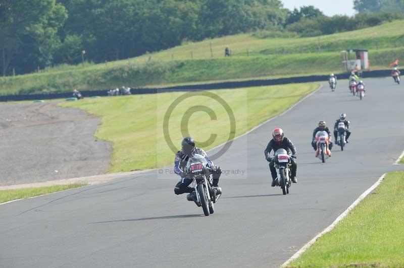 Mallory park Leicestershire;Mallory park photographs;Motorcycle action photographs;classic bikes;event digital images;eventdigitalimages;mallory park;no limits trackday;peter wileman photography;vintage bikes;vintage motorcycles;vmcc festival 1000 bikes