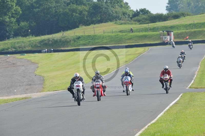 Mallory park Leicestershire;Mallory park photographs;Motorcycle action photographs;classic bikes;event digital images;eventdigitalimages;mallory park;no limits trackday;peter wileman photography;vintage bikes;vintage motorcycles;vmcc festival 1000 bikes