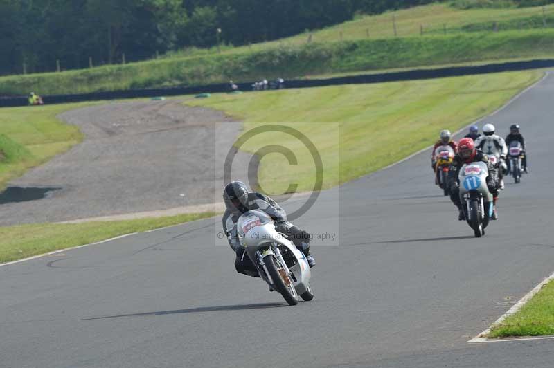 Mallory park Leicestershire;Mallory park photographs;Motorcycle action photographs;classic bikes;event digital images;eventdigitalimages;mallory park;no limits trackday;peter wileman photography;vintage bikes;vintage motorcycles;vmcc festival 1000 bikes