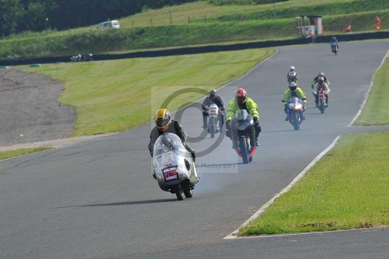 Mallory park Leicestershire;Mallory park photographs;Motorcycle action photographs;classic bikes;event digital images;eventdigitalimages;mallory park;no limits trackday;peter wileman photography;vintage bikes;vintage motorcycles;vmcc festival 1000 bikes