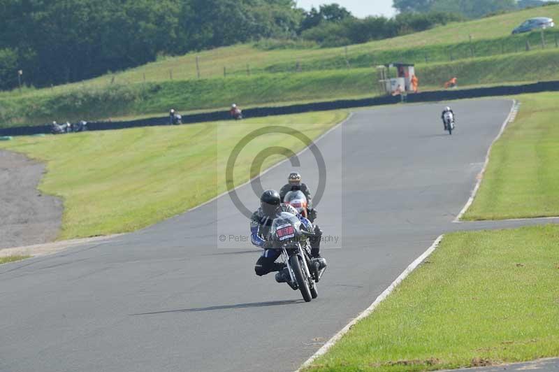 Mallory park Leicestershire;Mallory park photographs;Motorcycle action photographs;classic bikes;event digital images;eventdigitalimages;mallory park;no limits trackday;peter wileman photography;vintage bikes;vintage motorcycles;vmcc festival 1000 bikes