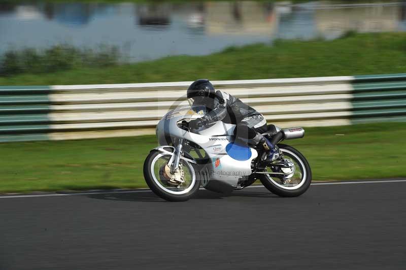 Mallory park Leicestershire;Mallory park photographs;Motorcycle action photographs;classic bikes;event digital images;eventdigitalimages;mallory park;no limits trackday;peter wileman photography;vintage bikes;vintage motorcycles;vmcc festival 1000 bikes