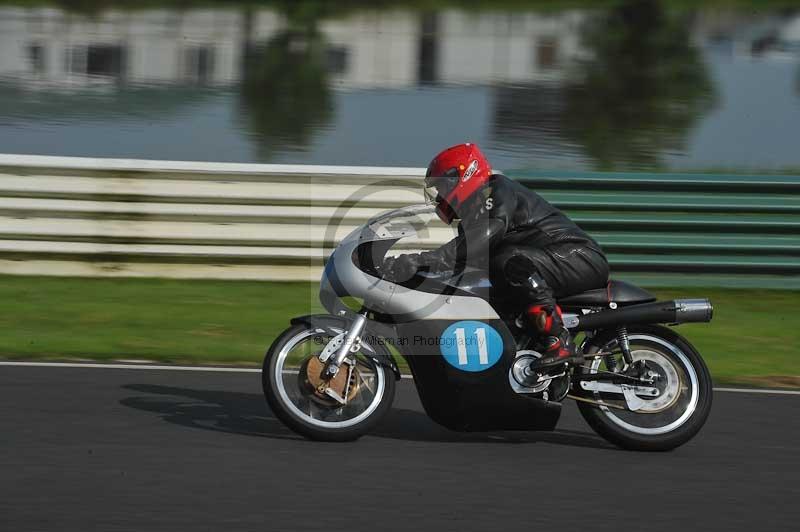 Mallory park Leicestershire;Mallory park photographs;Motorcycle action photographs;classic bikes;event digital images;eventdigitalimages;mallory park;no limits trackday;peter wileman photography;vintage bikes;vintage motorcycles;vmcc festival 1000 bikes