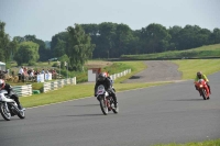 Mallory-park-Leicestershire;Mallory-park-photographs;Motorcycle-action-photographs;classic-bikes;event-digital-images;eventdigitalimages;mallory-park;no-limits-trackday;peter-wileman-photography;vintage-bikes;vintage-motorcycles;vmcc-festival-1000-bikes