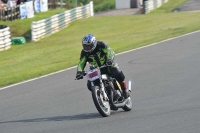 Mallory-park-Leicestershire;Mallory-park-photographs;Motorcycle-action-photographs;classic-bikes;event-digital-images;eventdigitalimages;mallory-park;no-limits-trackday;peter-wileman-photography;vintage-bikes;vintage-motorcycles;vmcc-festival-1000-bikes