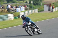 Mallory-park-Leicestershire;Mallory-park-photographs;Motorcycle-action-photographs;classic-bikes;event-digital-images;eventdigitalimages;mallory-park;no-limits-trackday;peter-wileman-photography;vintage-bikes;vintage-motorcycles;vmcc-festival-1000-bikes