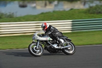 Mallory-park-Leicestershire;Mallory-park-photographs;Motorcycle-action-photographs;classic-bikes;event-digital-images;eventdigitalimages;mallory-park;no-limits-trackday;peter-wileman-photography;vintage-bikes;vintage-motorcycles;vmcc-festival-1000-bikes