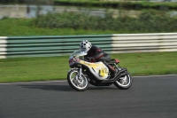 Mallory-park-Leicestershire;Mallory-park-photographs;Motorcycle-action-photographs;classic-bikes;event-digital-images;eventdigitalimages;mallory-park;no-limits-trackday;peter-wileman-photography;vintage-bikes;vintage-motorcycles;vmcc-festival-1000-bikes