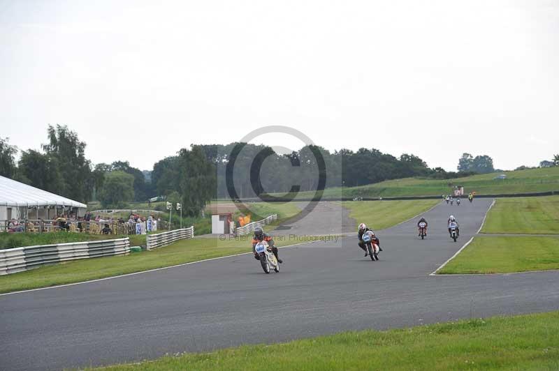 Mallory park Leicestershire;Mallory park photographs;Motorcycle action photographs;classic bikes;event digital images;eventdigitalimages;mallory park;no limits trackday;peter wileman photography;vintage bikes;vintage motorcycles;vmcc festival 1000 bikes