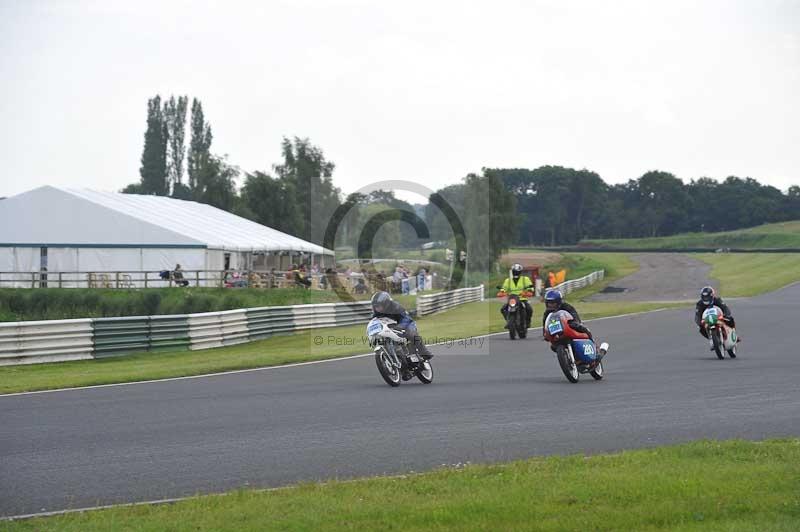 Mallory park Leicestershire;Mallory park photographs;Motorcycle action photographs;classic bikes;event digital images;eventdigitalimages;mallory park;no limits trackday;peter wileman photography;vintage bikes;vintage motorcycles;vmcc festival 1000 bikes