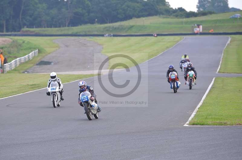 Mallory park Leicestershire;Mallory park photographs;Motorcycle action photographs;classic bikes;event digital images;eventdigitalimages;mallory park;no limits trackday;peter wileman photography;vintage bikes;vintage motorcycles;vmcc festival 1000 bikes