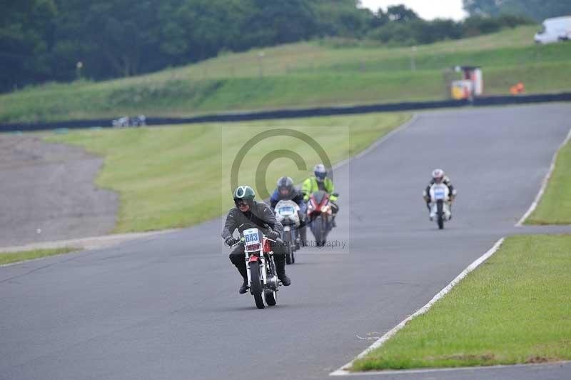 Mallory park Leicestershire;Mallory park photographs;Motorcycle action photographs;classic bikes;event digital images;eventdigitalimages;mallory park;no limits trackday;peter wileman photography;vintage bikes;vintage motorcycles;vmcc festival 1000 bikes