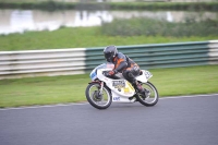 Mallory-park-Leicestershire;Mallory-park-photographs;Motorcycle-action-photographs;classic-bikes;event-digital-images;eventdigitalimages;mallory-park;no-limits-trackday;peter-wileman-photography;vintage-bikes;vintage-motorcycles;vmcc-festival-1000-bikes