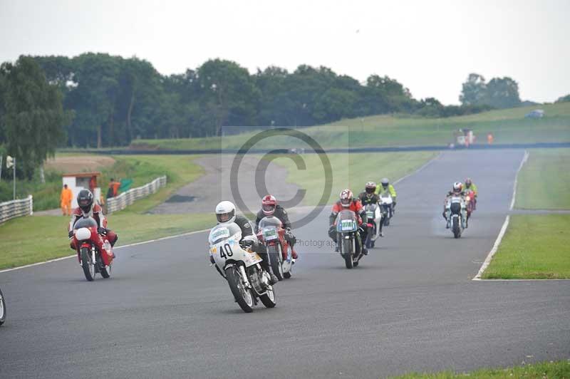 Mallory park Leicestershire;Mallory park photographs;Motorcycle action photographs;classic bikes;event digital images;eventdigitalimages;mallory park;no limits trackday;peter wileman photography;vintage bikes;vintage motorcycles;vmcc festival 1000 bikes