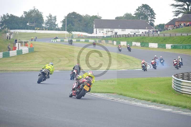 Mallory park Leicestershire;Mallory park photographs;Motorcycle action photographs;classic bikes;event digital images;eventdigitalimages;mallory park;no limits trackday;peter wileman photography;vintage bikes;vintage motorcycles;vmcc festival 1000 bikes