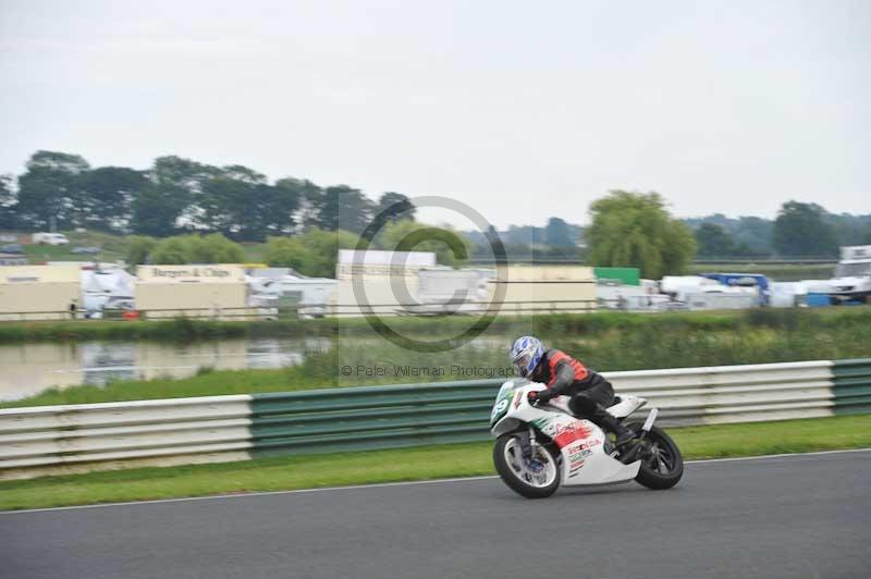 Mallory park Leicestershire;Mallory park photographs;Motorcycle action photographs;classic bikes;event digital images;eventdigitalimages;mallory park;no limits trackday;peter wileman photography;vintage bikes;vintage motorcycles;vmcc festival 1000 bikes