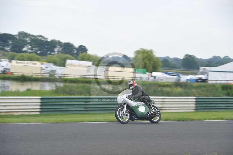 Mallory park Leicestershire;Mallory park photographs;Motorcycle action photographs;classic bikes;event digital images;eventdigitalimages;mallory park;no limits trackday;peter wileman photography;vintage bikes;vintage motorcycles;vmcc festival 1000 bikes