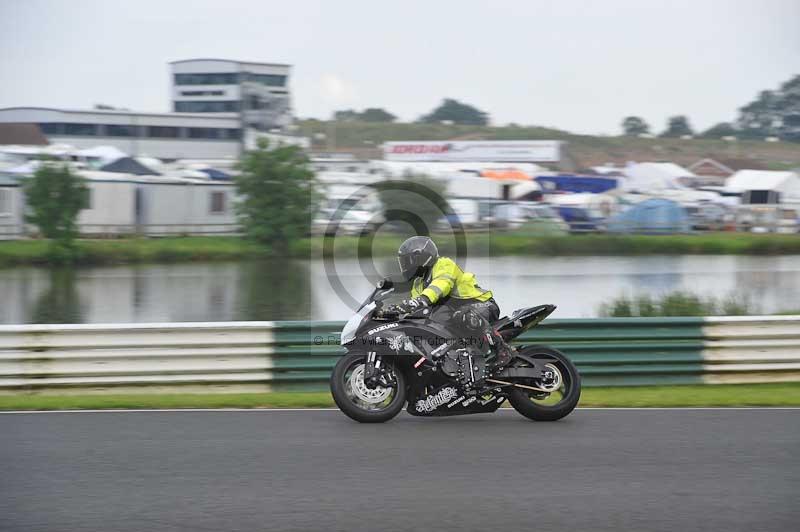 Mallory park Leicestershire;Mallory park photographs;Motorcycle action photographs;classic bikes;event digital images;eventdigitalimages;mallory park;no limits trackday;peter wileman photography;vintage bikes;vintage motorcycles;vmcc festival 1000 bikes