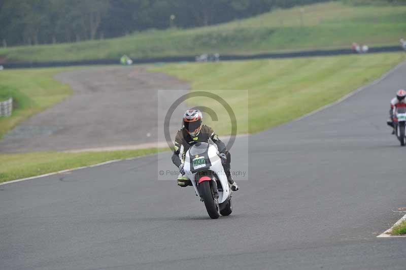 Mallory park Leicestershire;Mallory park photographs;Motorcycle action photographs;classic bikes;event digital images;eventdigitalimages;mallory park;no limits trackday;peter wileman photography;vintage bikes;vintage motorcycles;vmcc festival 1000 bikes