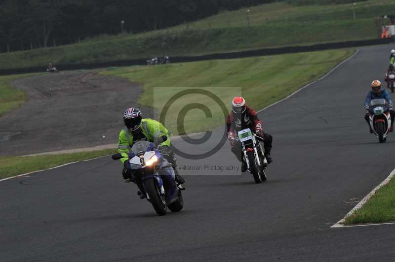 Mallory park Leicestershire;Mallory park photographs;Motorcycle action photographs;classic bikes;event digital images;eventdigitalimages;mallory park;no limits trackday;peter wileman photography;vintage bikes;vintage motorcycles;vmcc festival 1000 bikes