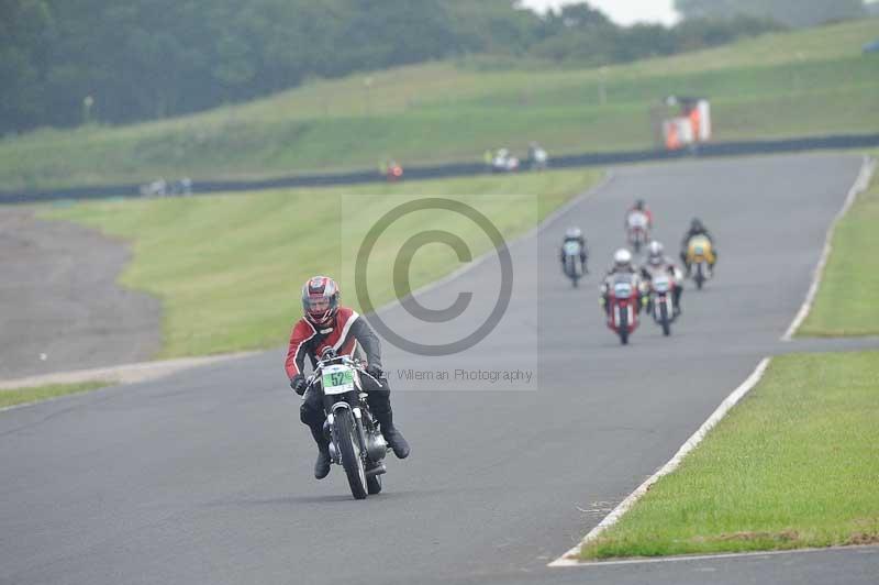 Mallory park Leicestershire;Mallory park photographs;Motorcycle action photographs;classic bikes;event digital images;eventdigitalimages;mallory park;no limits trackday;peter wileman photography;vintage bikes;vintage motorcycles;vmcc festival 1000 bikes