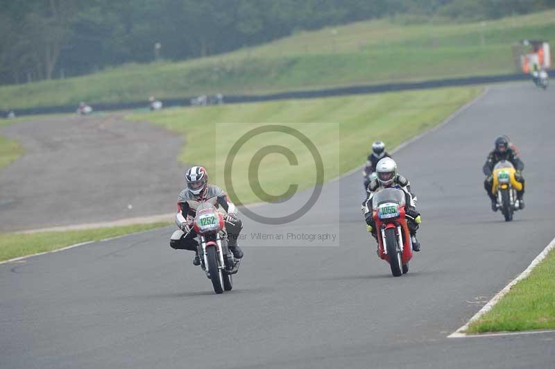 Mallory park Leicestershire;Mallory park photographs;Motorcycle action photographs;classic bikes;event digital images;eventdigitalimages;mallory park;no limits trackday;peter wileman photography;vintage bikes;vintage motorcycles;vmcc festival 1000 bikes