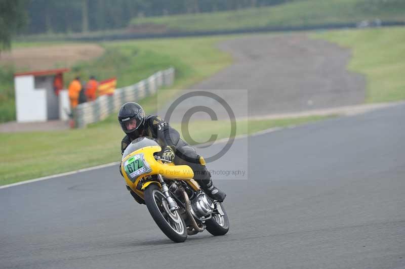 Mallory park Leicestershire;Mallory park photographs;Motorcycle action photographs;classic bikes;event digital images;eventdigitalimages;mallory park;no limits trackday;peter wileman photography;vintage bikes;vintage motorcycles;vmcc festival 1000 bikes