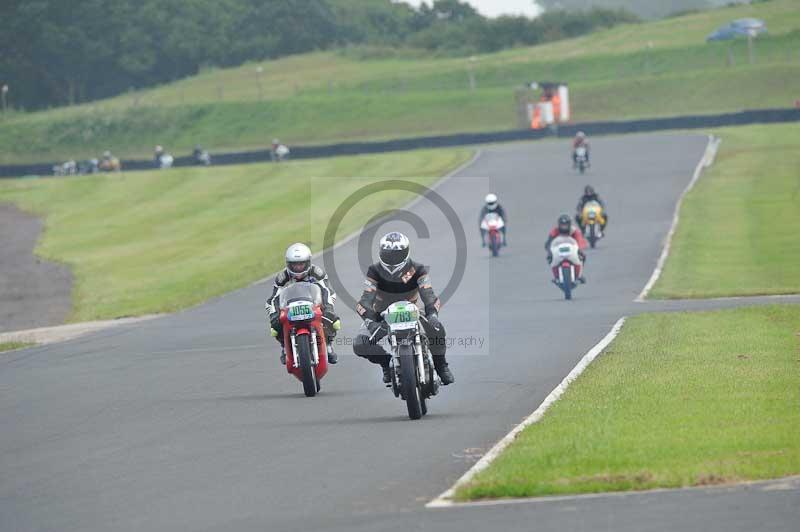 Mallory park Leicestershire;Mallory park photographs;Motorcycle action photographs;classic bikes;event digital images;eventdigitalimages;mallory park;no limits trackday;peter wileman photography;vintage bikes;vintage motorcycles;vmcc festival 1000 bikes