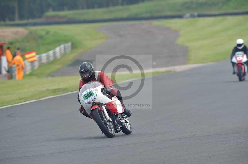 Mallory park Leicestershire;Mallory park photographs;Motorcycle action photographs;classic bikes;event digital images;eventdigitalimages;mallory park;no limits trackday;peter wileman photography;vintage bikes;vintage motorcycles;vmcc festival 1000 bikes