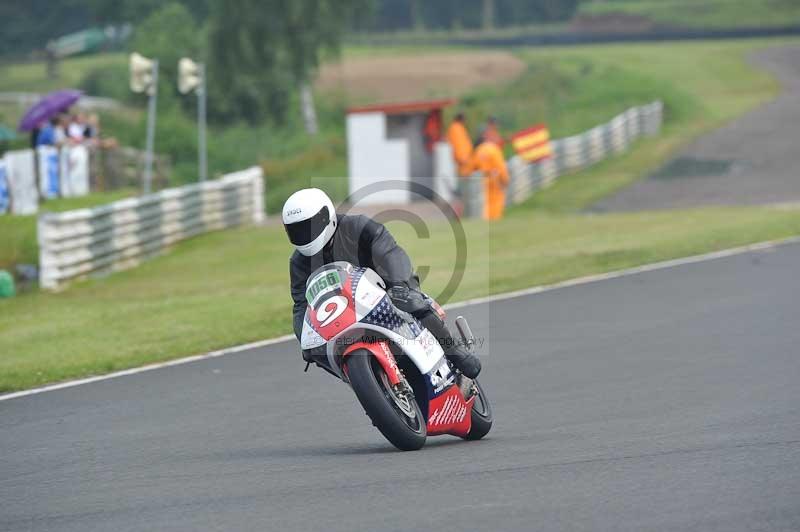 Mallory park Leicestershire;Mallory park photographs;Motorcycle action photographs;classic bikes;event digital images;eventdigitalimages;mallory park;no limits trackday;peter wileman photography;vintage bikes;vintage motorcycles;vmcc festival 1000 bikes