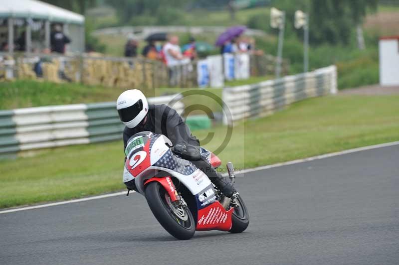 Mallory park Leicestershire;Mallory park photographs;Motorcycle action photographs;classic bikes;event digital images;eventdigitalimages;mallory park;no limits trackday;peter wileman photography;vintage bikes;vintage motorcycles;vmcc festival 1000 bikes