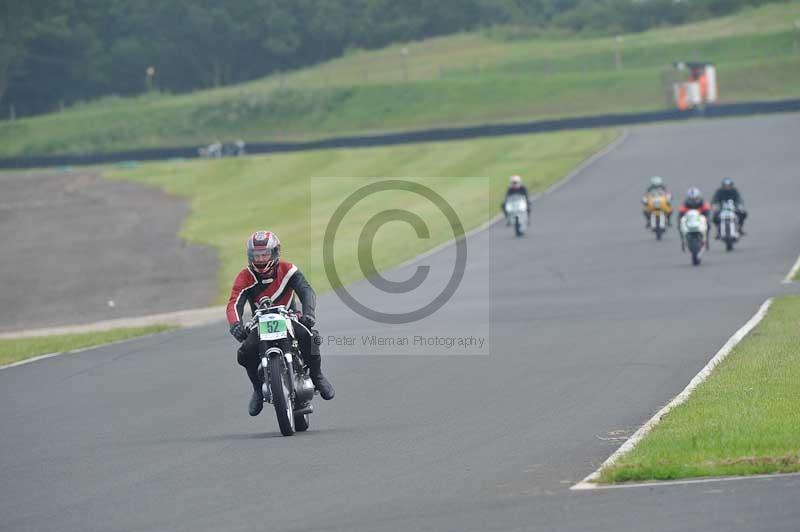 Mallory park Leicestershire;Mallory park photographs;Motorcycle action photographs;classic bikes;event digital images;eventdigitalimages;mallory park;no limits trackday;peter wileman photography;vintage bikes;vintage motorcycles;vmcc festival 1000 bikes