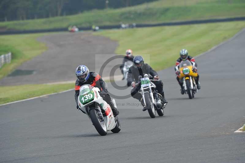 Mallory park Leicestershire;Mallory park photographs;Motorcycle action photographs;classic bikes;event digital images;eventdigitalimages;mallory park;no limits trackday;peter wileman photography;vintage bikes;vintage motorcycles;vmcc festival 1000 bikes