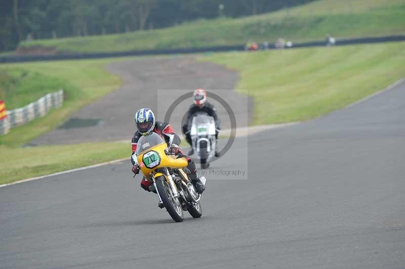 Mallory park Leicestershire;Mallory park photographs;Motorcycle action photographs;classic bikes;event digital images;eventdigitalimages;mallory park;no limits trackday;peter wileman photography;vintage bikes;vintage motorcycles;vmcc festival 1000 bikes