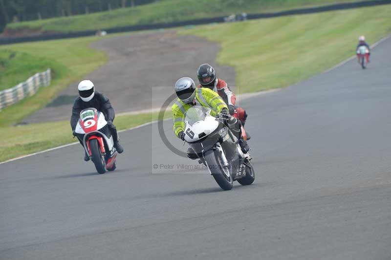 Mallory park Leicestershire;Mallory park photographs;Motorcycle action photographs;classic bikes;event digital images;eventdigitalimages;mallory park;no limits trackday;peter wileman photography;vintage bikes;vintage motorcycles;vmcc festival 1000 bikes