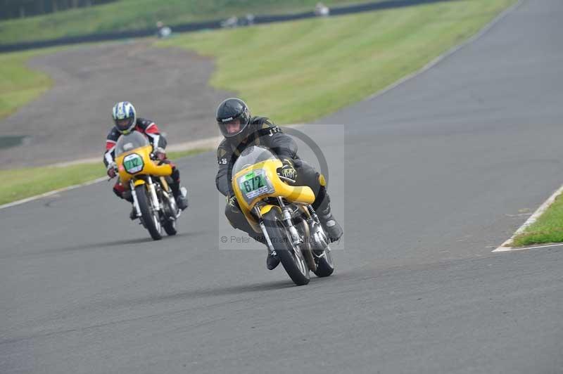 Mallory park Leicestershire;Mallory park photographs;Motorcycle action photographs;classic bikes;event digital images;eventdigitalimages;mallory park;no limits trackday;peter wileman photography;vintage bikes;vintage motorcycles;vmcc festival 1000 bikes