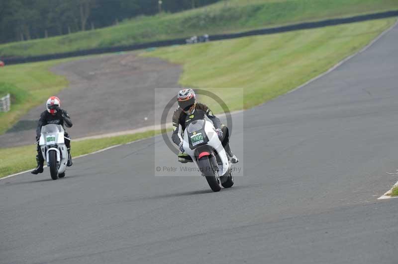 Mallory park Leicestershire;Mallory park photographs;Motorcycle action photographs;classic bikes;event digital images;eventdigitalimages;mallory park;no limits trackday;peter wileman photography;vintage bikes;vintage motorcycles;vmcc festival 1000 bikes