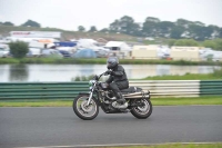 Mallory-park-Leicestershire;Mallory-park-photographs;Motorcycle-action-photographs;classic-bikes;event-digital-images;eventdigitalimages;mallory-park;no-limits-trackday;peter-wileman-photography;vintage-bikes;vintage-motorcycles;vmcc-festival-1000-bikes