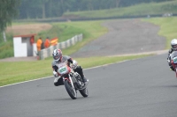 Mallory-park-Leicestershire;Mallory-park-photographs;Motorcycle-action-photographs;classic-bikes;event-digital-images;eventdigitalimages;mallory-park;no-limits-trackday;peter-wileman-photography;vintage-bikes;vintage-motorcycles;vmcc-festival-1000-bikes