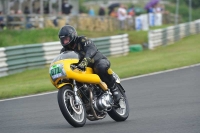 Mallory-park-Leicestershire;Mallory-park-photographs;Motorcycle-action-photographs;classic-bikes;event-digital-images;eventdigitalimages;mallory-park;no-limits-trackday;peter-wileman-photography;vintage-bikes;vintage-motorcycles;vmcc-festival-1000-bikes