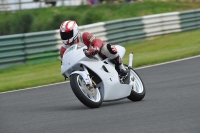 Mallory-park-Leicestershire;Mallory-park-photographs;Motorcycle-action-photographs;classic-bikes;event-digital-images;eventdigitalimages;mallory-park;no-limits-trackday;peter-wileman-photography;vintage-bikes;vintage-motorcycles;vmcc-festival-1000-bikes