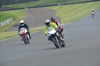 Mallory-park-Leicestershire;Mallory-park-photographs;Motorcycle-action-photographs;classic-bikes;event-digital-images;eventdigitalimages;mallory-park;no-limits-trackday;peter-wileman-photography;vintage-bikes;vintage-motorcycles;vmcc-festival-1000-bikes