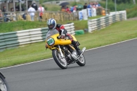 Mallory-park-Leicestershire;Mallory-park-photographs;Motorcycle-action-photographs;classic-bikes;event-digital-images;eventdigitalimages;mallory-park;no-limits-trackday;peter-wileman-photography;vintage-bikes;vintage-motorcycles;vmcc-festival-1000-bikes