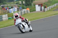 Mallory-park-Leicestershire;Mallory-park-photographs;Motorcycle-action-photographs;classic-bikes;event-digital-images;eventdigitalimages;mallory-park;no-limits-trackday;peter-wileman-photography;vintage-bikes;vintage-motorcycles;vmcc-festival-1000-bikes